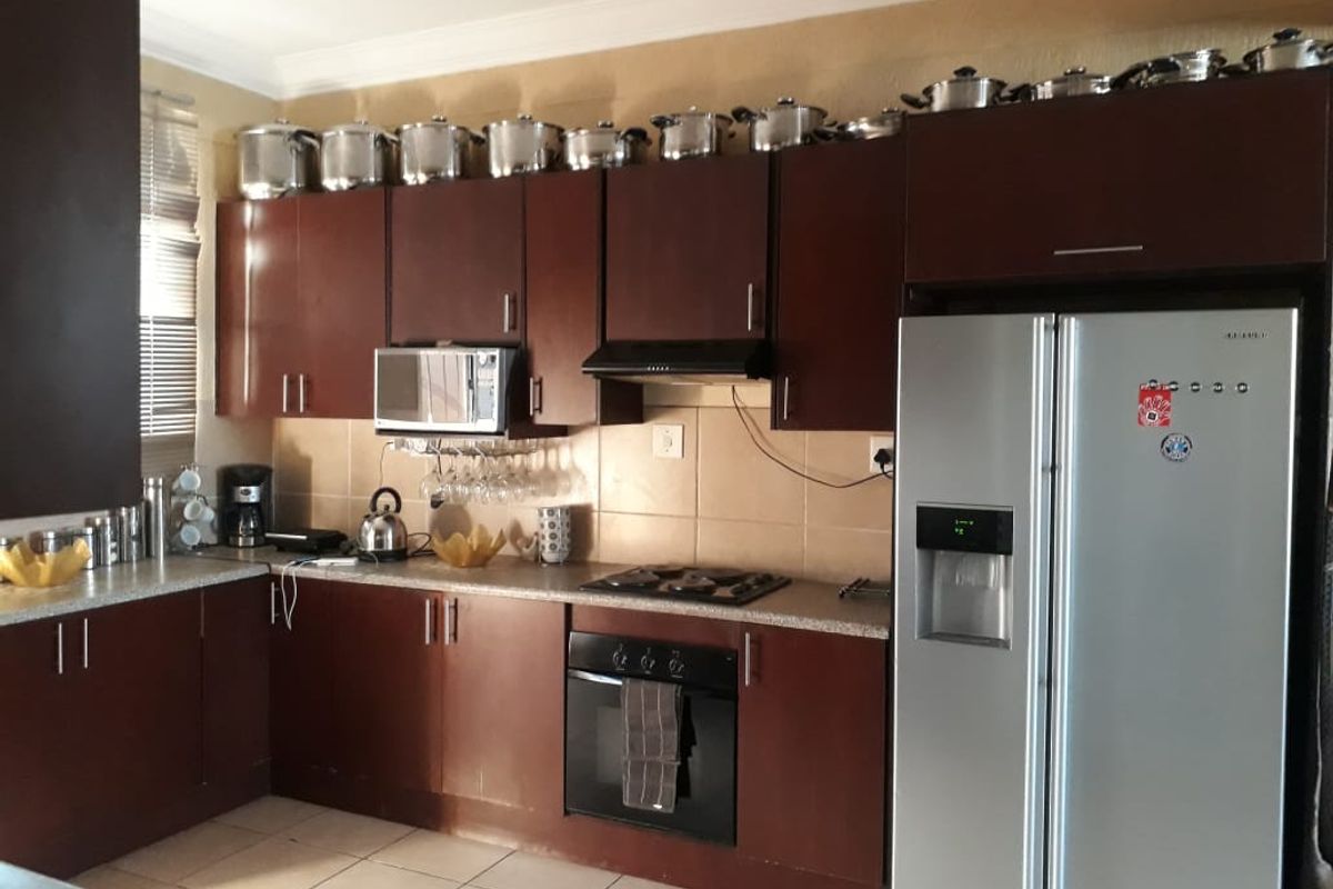 Apartment for sale in the heart of Troyeville. - Photo 5
