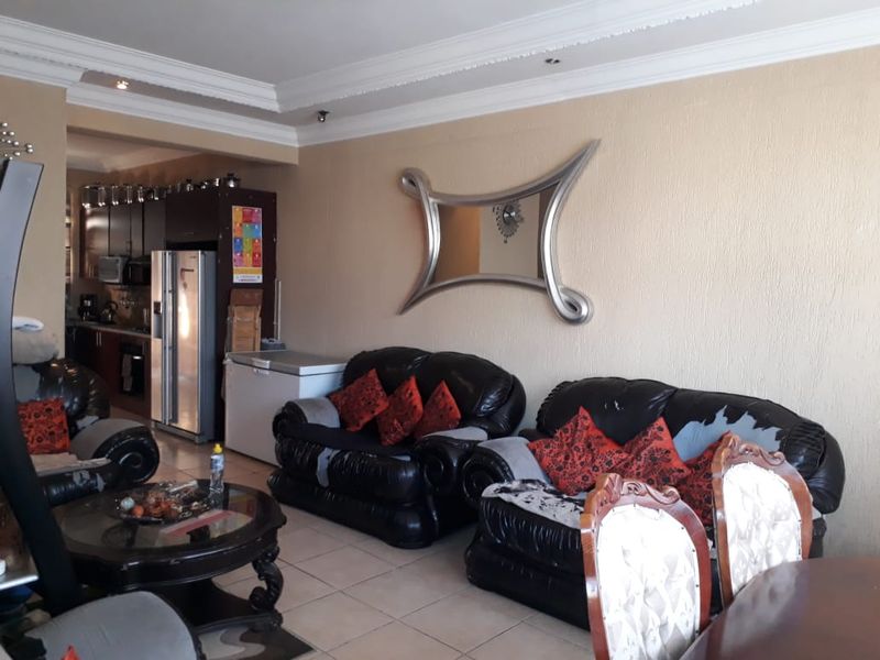 Apartment for sale in the heart of Troyeville. - Photo 9
