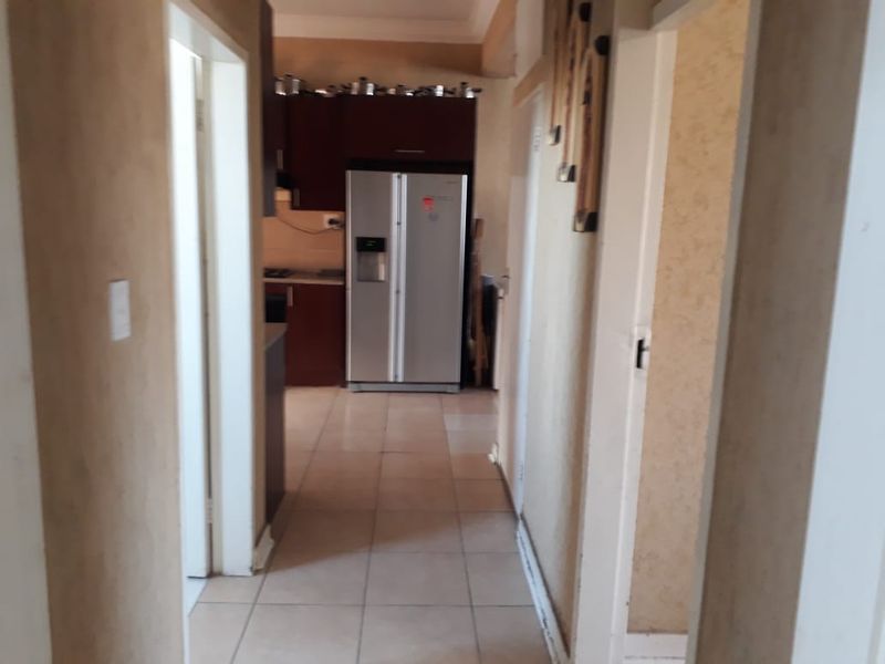 Apartment for sale in the heart of Troyeville. - Photo 8