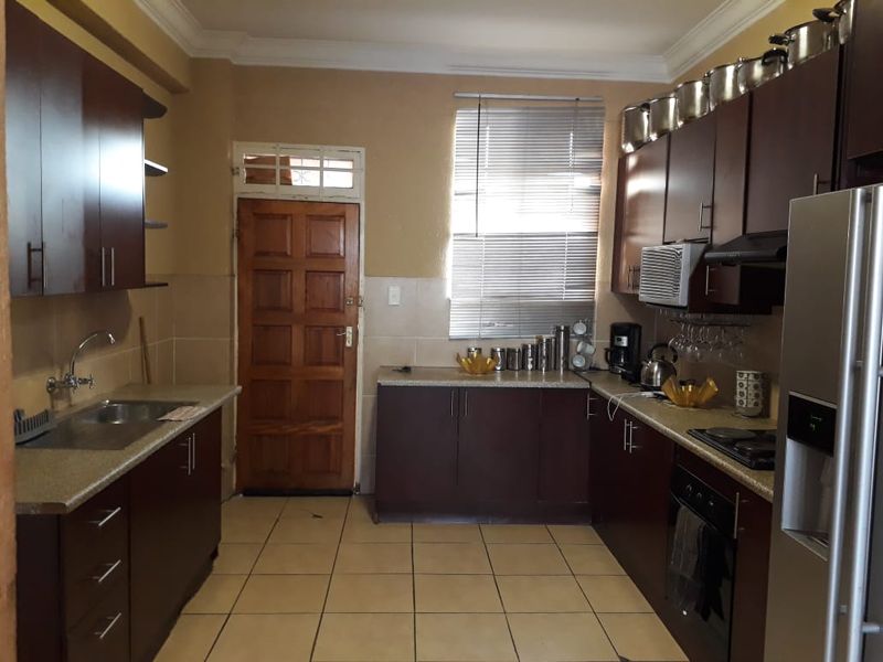 Apartment for sale in the heart of Troyeville. - Photo 4