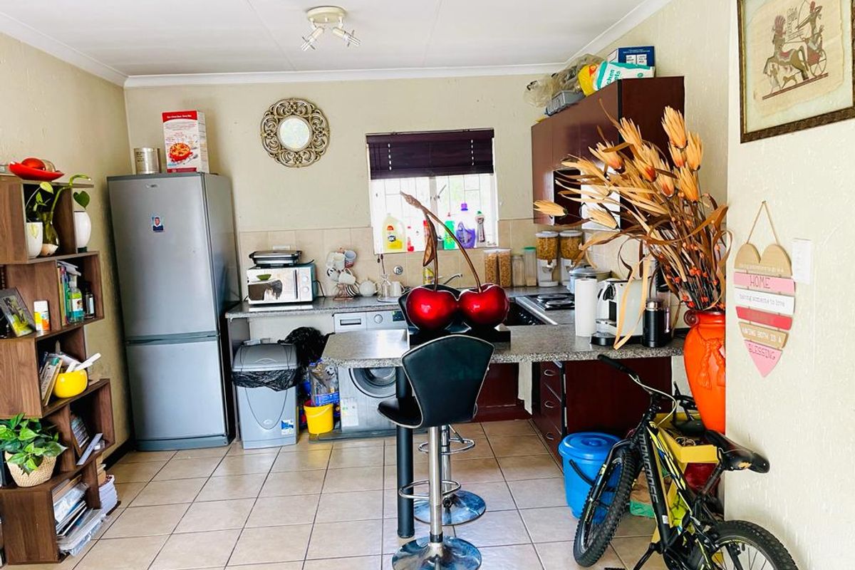 Neat top floor and well maintained 1 bedroom apartment - Photo 4