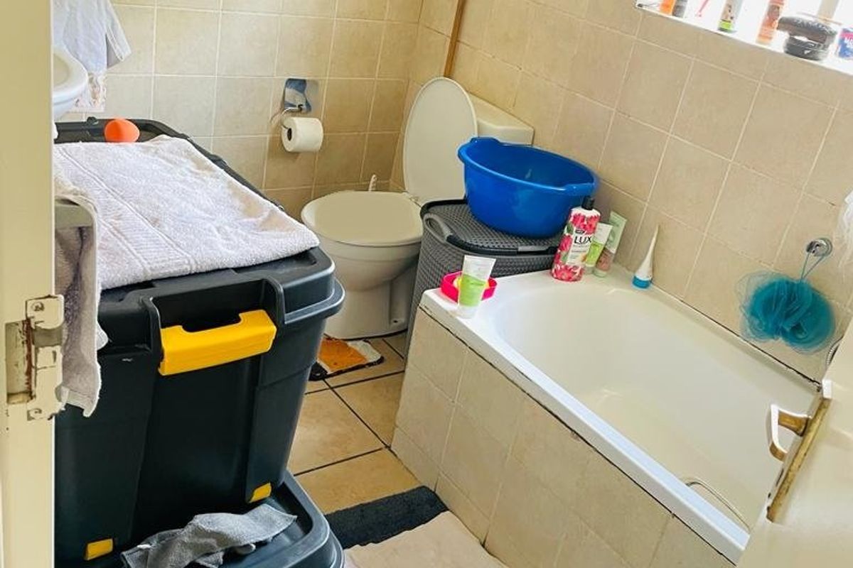 Neat top floor and well maintained 1 bedroom apartment - Photo 5