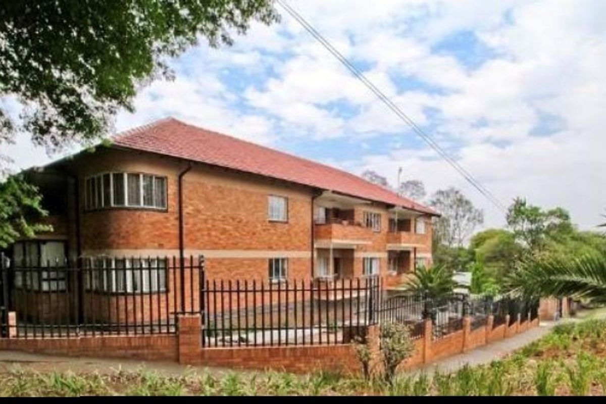 Cozy 2-Bedroom Apartment with Modern Features - Photo 4