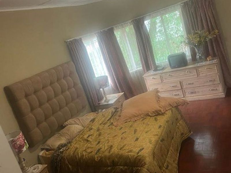 Cozy 2-Bedroom Apartment with Modern Features - Photo 9