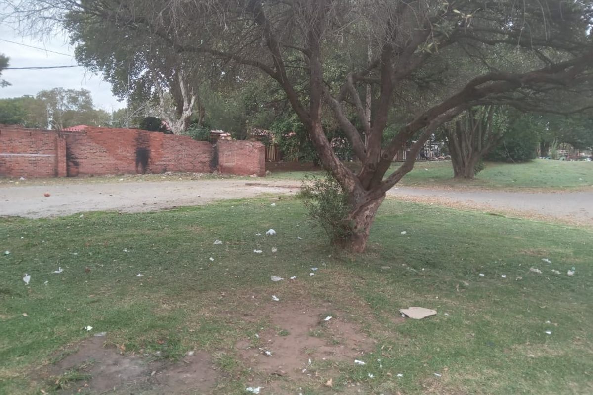 Charming 3-Bedroom Flat in Bezuidenhout Valley - Photo 2