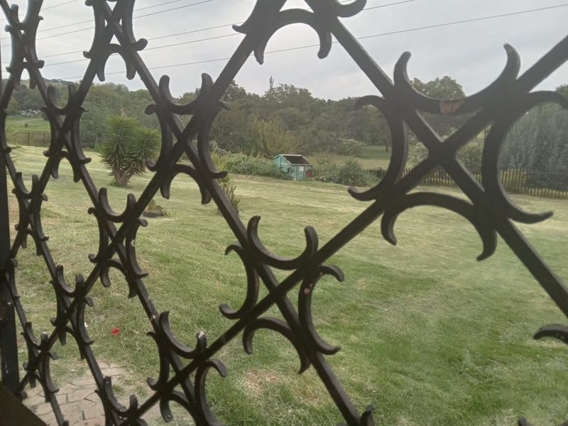 Charming 3-Bedroom Flat in Bezuidenhout Valley - Photo 5