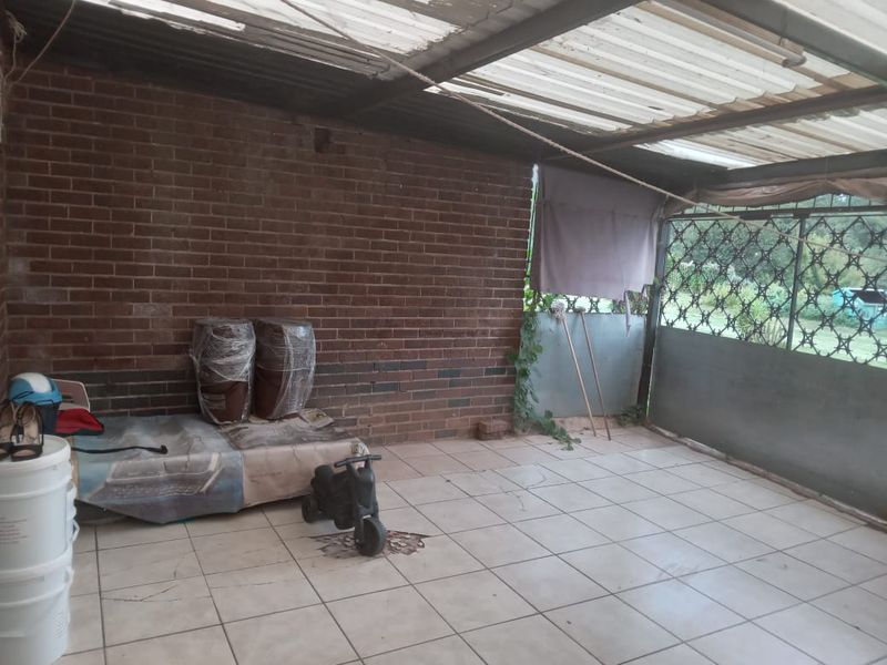 Charming 3-Bedroom Flat in Bezuidenhout Valley - Photo 8
