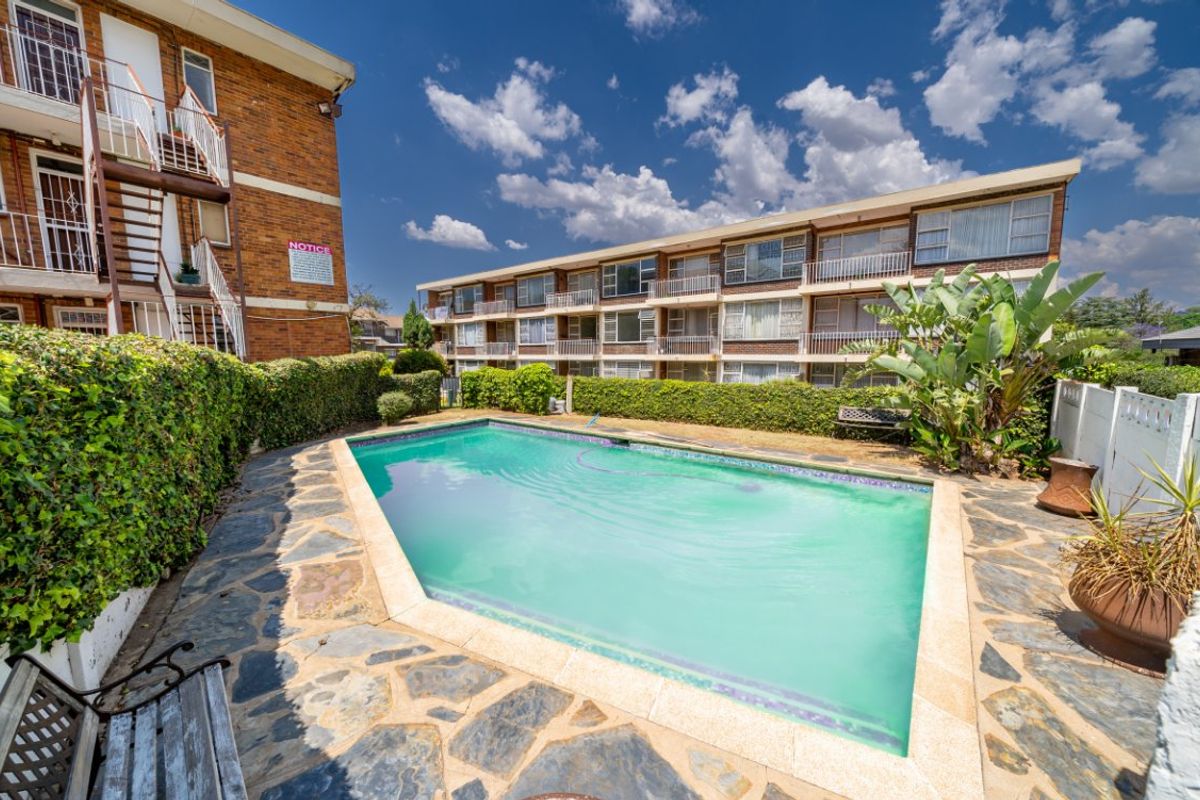 For Sale – 2 Bedroom Flat - Photo 2