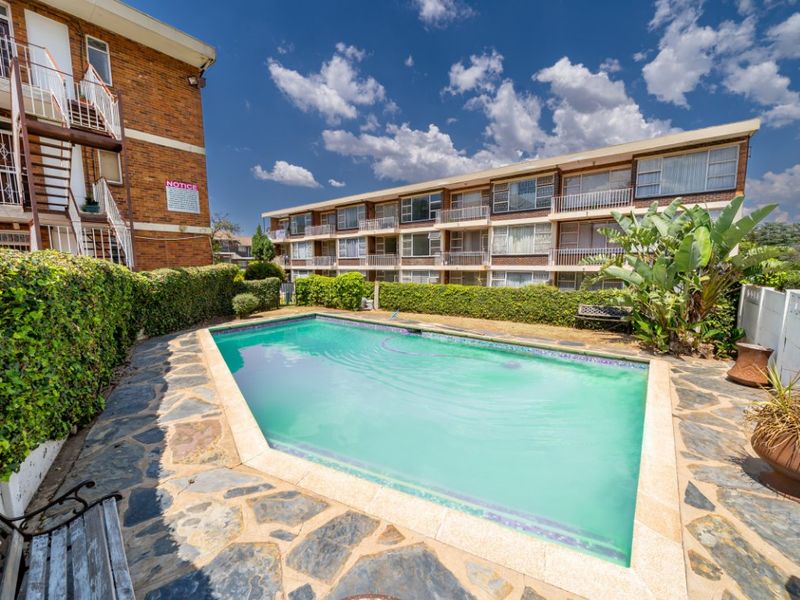 For Sale – 2 Bedroom Flat - Photo 2