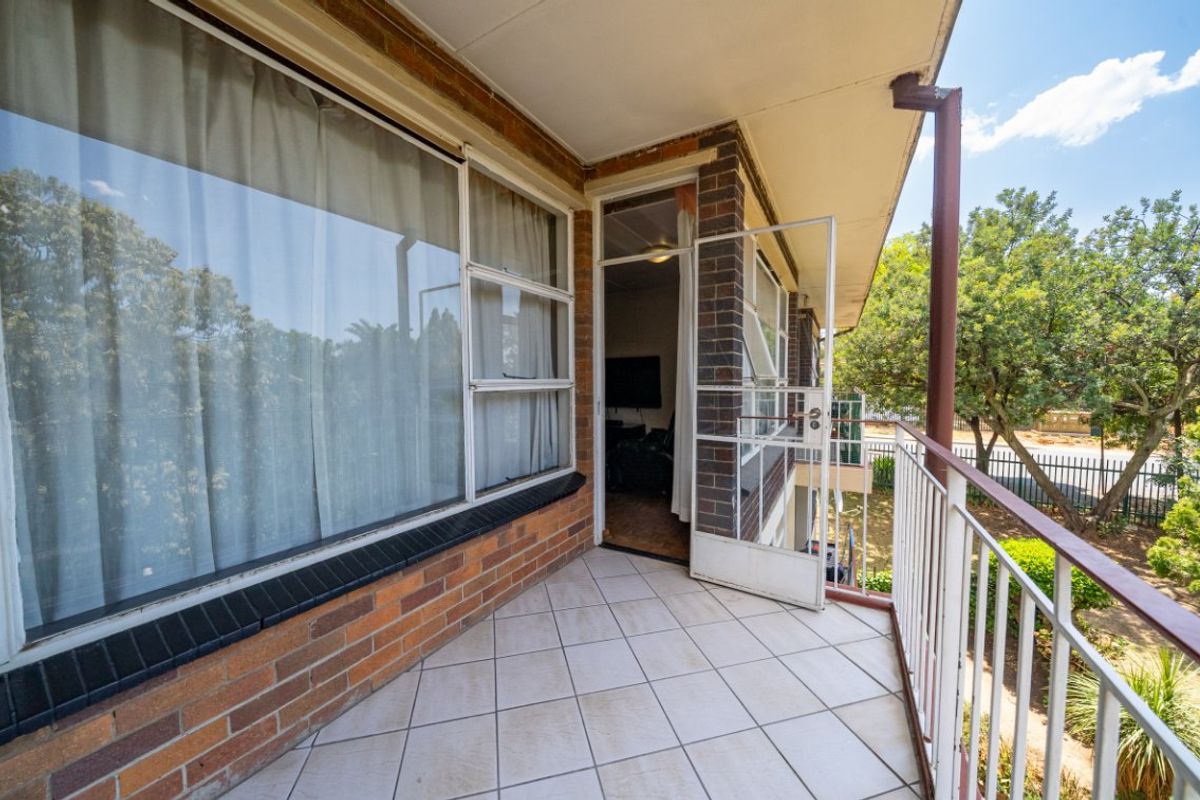 For Sale – 2 Bedroom Flat - Photo 3