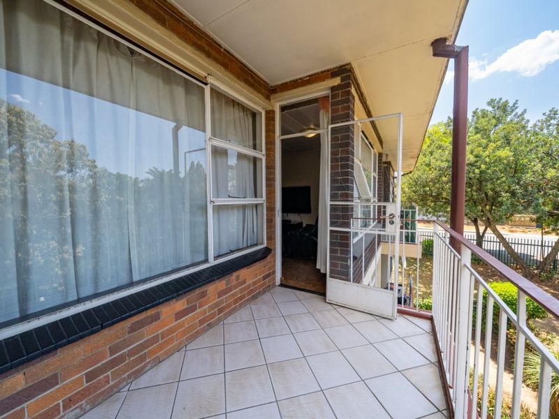 For Sale – 2 Bedroom Flat - Photo 3