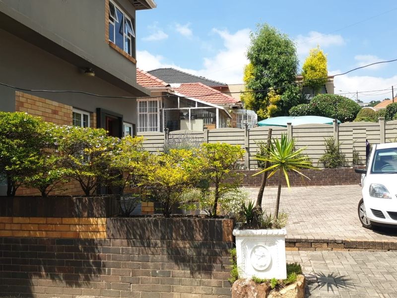 3 Bed House For Sale – Spacious, Secure & Convenient! - Photo 2