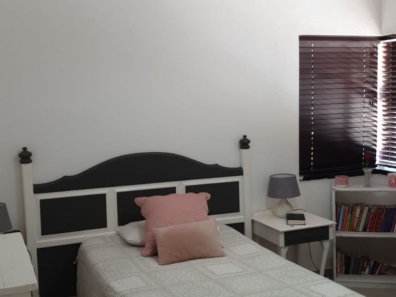 3 Bed House For Sale – Spacious, Secure & Convenient! - Photo 4