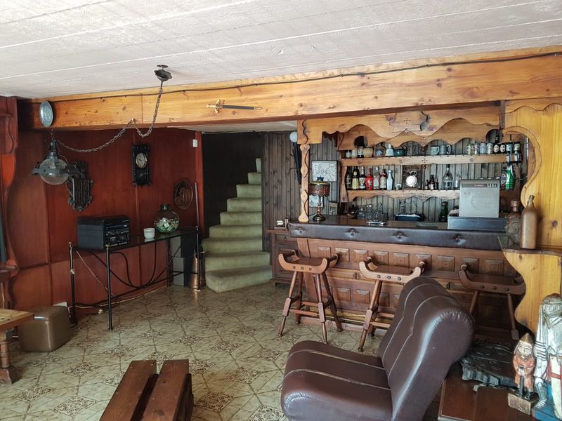 **Investor's Dream in Kensington! Ideal for Large Families Too! - Photo 6