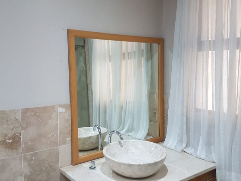 Stunning 3-Bedroom Property with Modern Features and Ample Space! - Photo 6