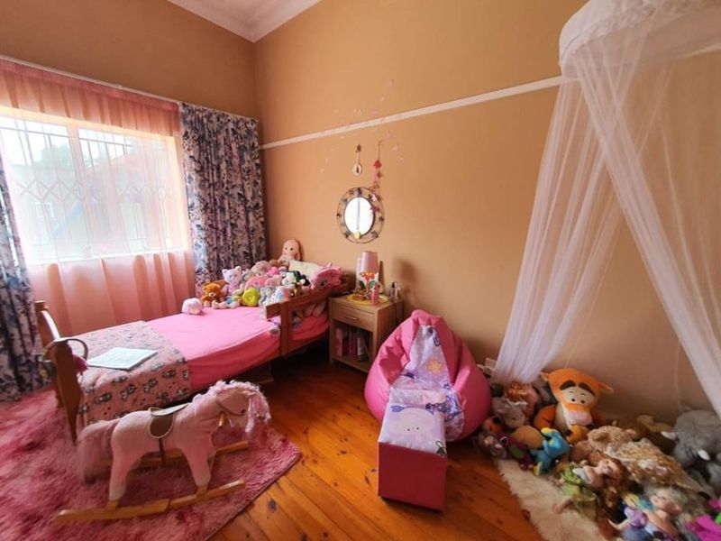 Spacious 3-Bedroom Home in the Heart of Kensington! - Photo 9