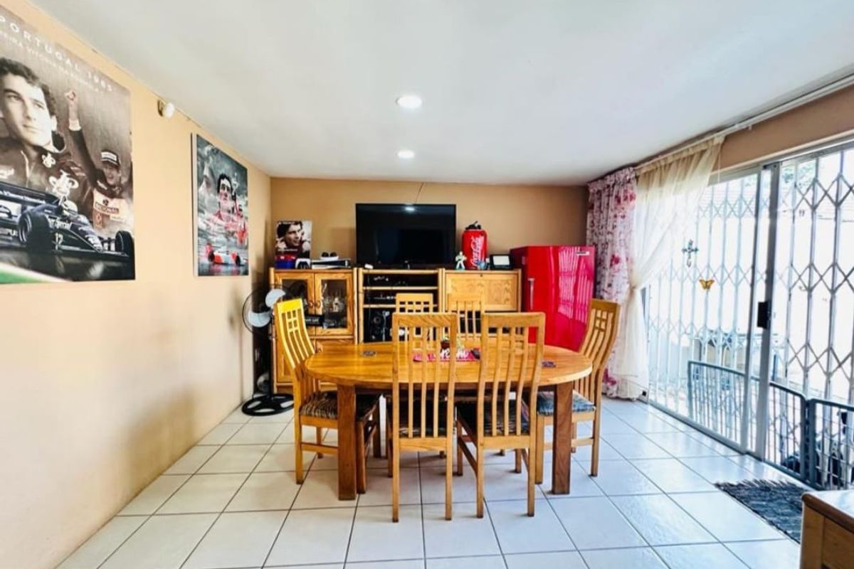 Spacious 3-Bedroom Home in the Heart of Kensington! - Photo 4