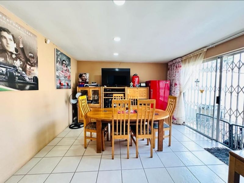 Spacious 3-Bedroom Home in the Heart of Kensington! - Photo 4