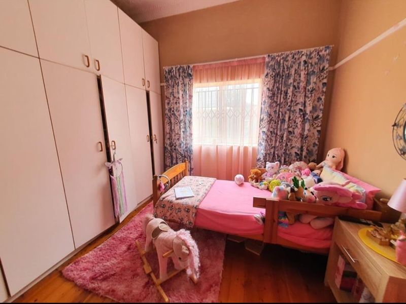 Spacious 3-Bedroom Home in the Heart of Kensington! - Photo 7