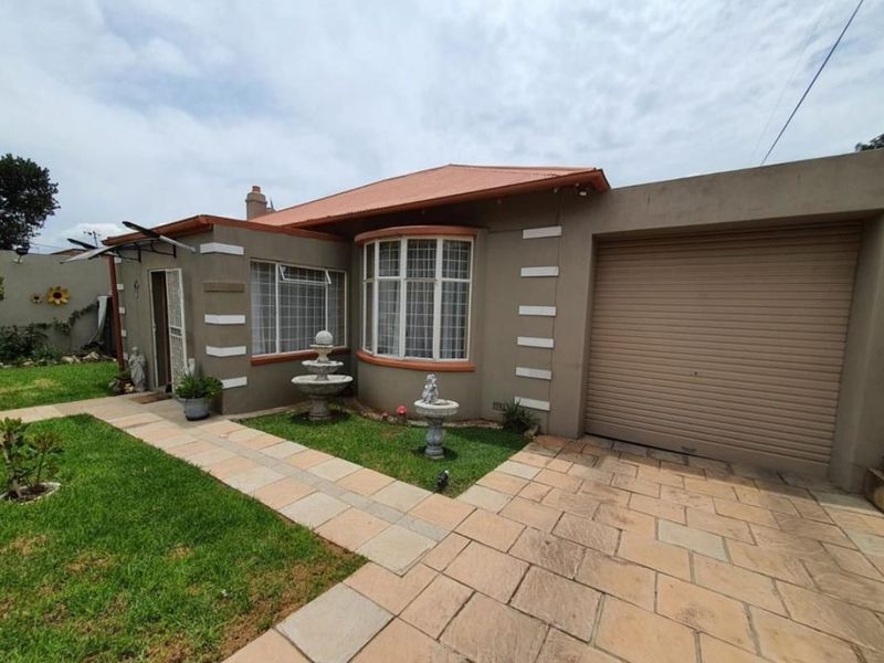 Spacious 3-Bedroom Home in the Heart of Kensington! - Photo 2