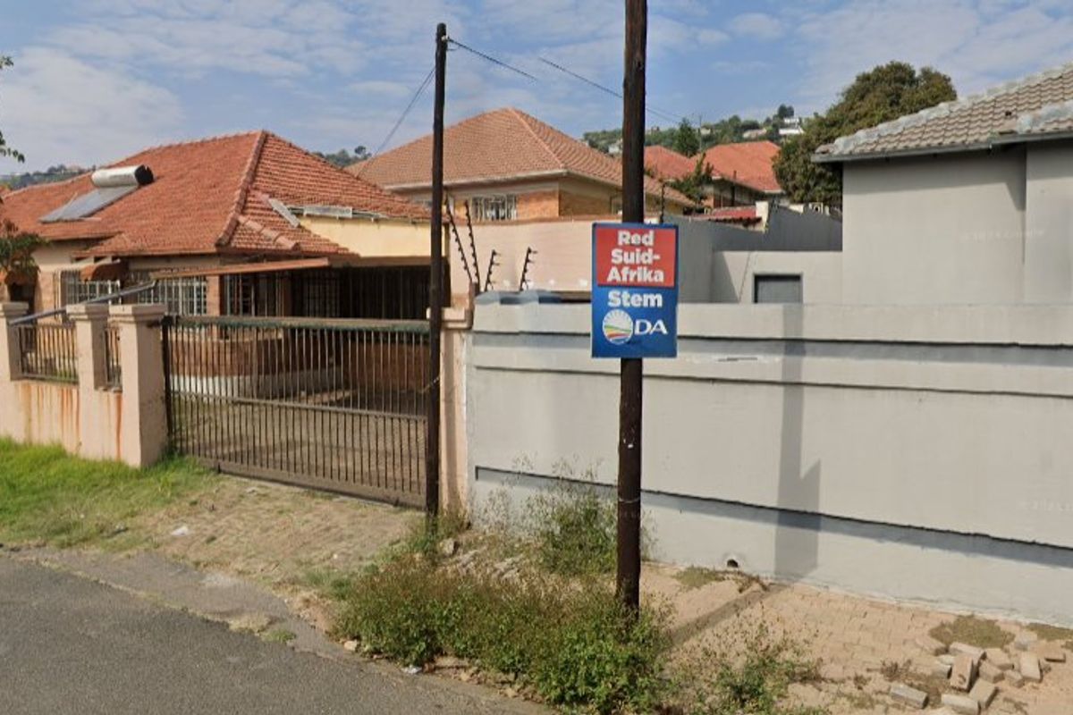 Charming 3-Bedroom Home for Sale in Orange Grove - Photo 3