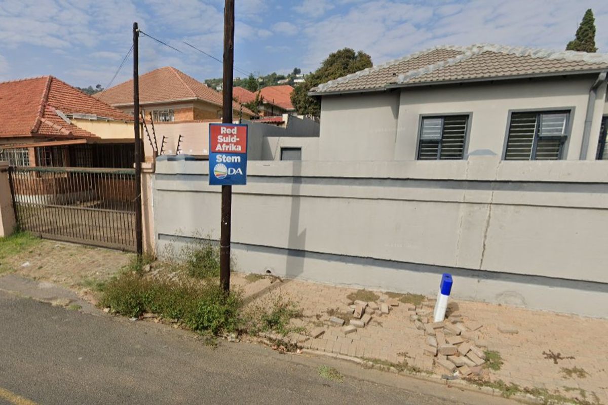 Charming 3-Bedroom Home for Sale in Orange Grove - Photo 2