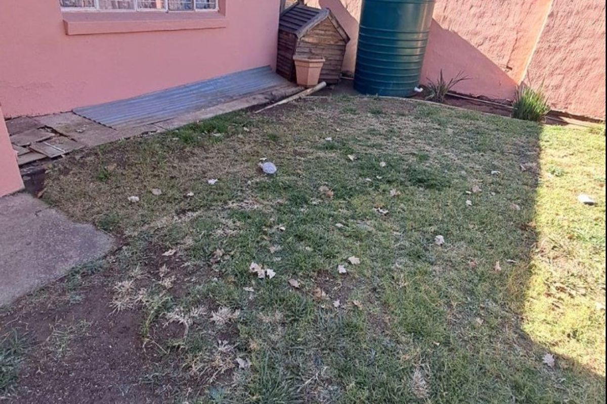 Spacious Family Home with Cottage for Sale in Kensington, Johannesburg - Photo 5