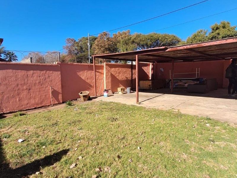 Spacious Family Home with Cottage for Sale in Kensington, Johannesburg - Photo 3