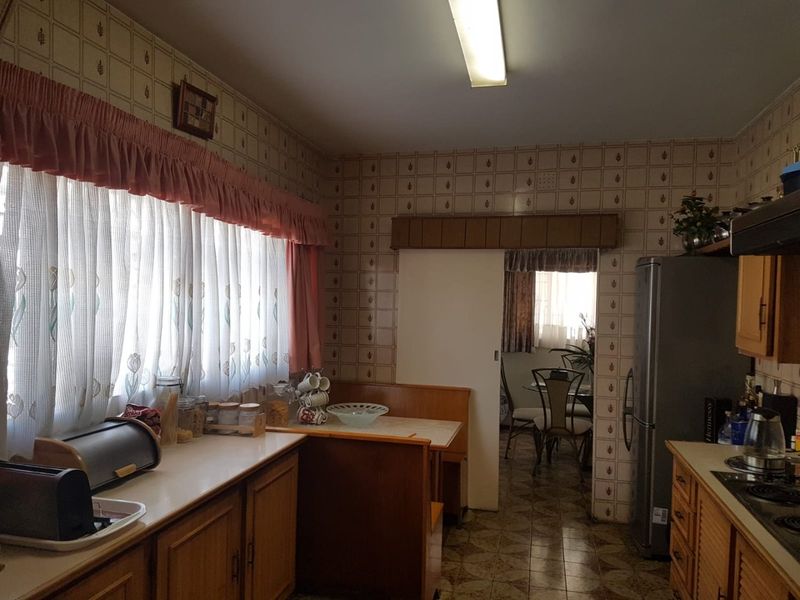 Solid and well maintained property in Kensington - Photo 5
