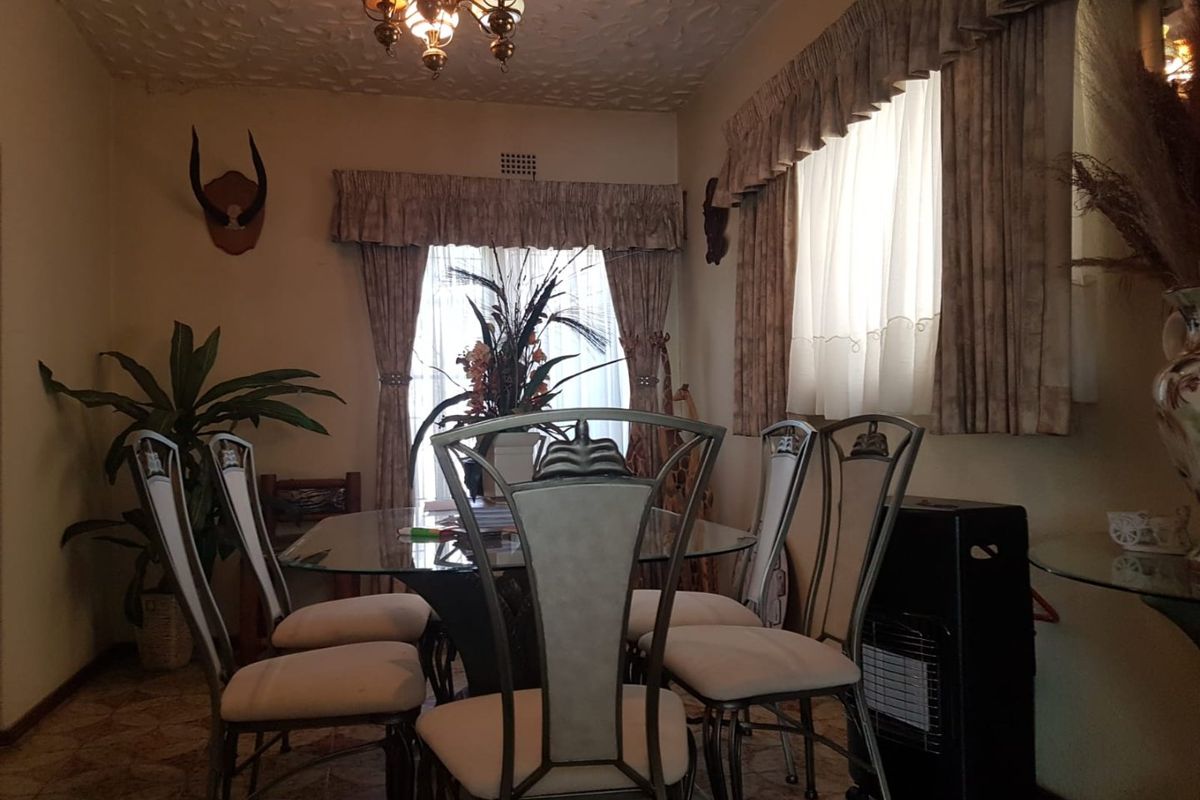 Solid and well maintained property in Kensington - Photo 4
