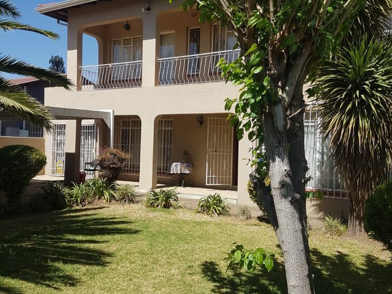Solid and well maintained property in Kensington - Photo 10