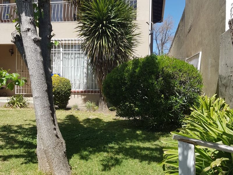 Solid and well maintained property in Kensington - Photo 9