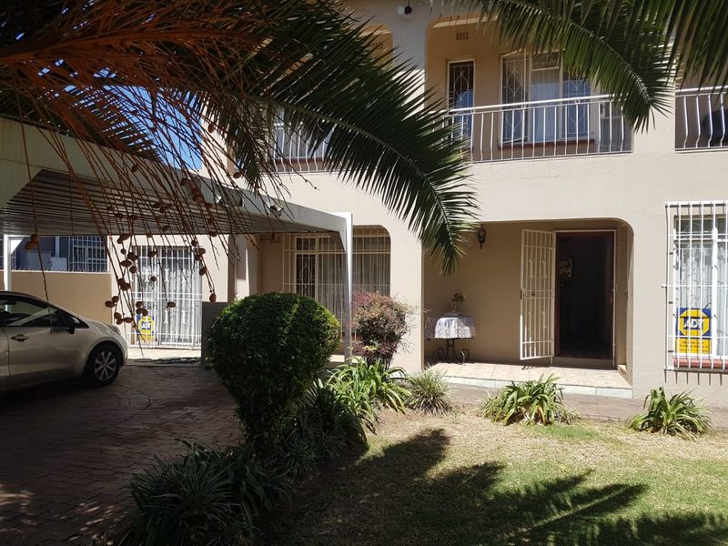 Solid and well maintained property in Kensington - Photo 8