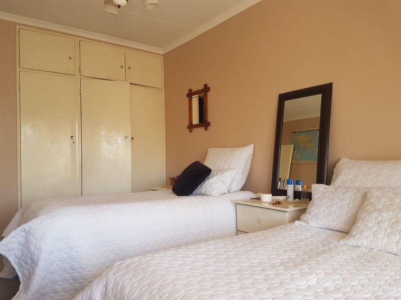 Solid and well maintained property in Kensington - Photo 7
