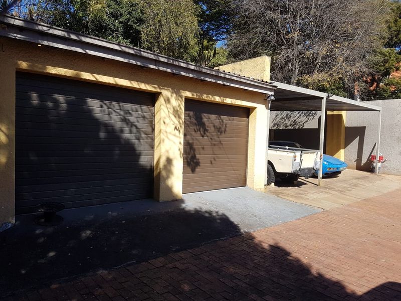 Versatile 4-Bedroom Split-Level Home in Kensington – Breathtaking Mountain Views! - Photo 7