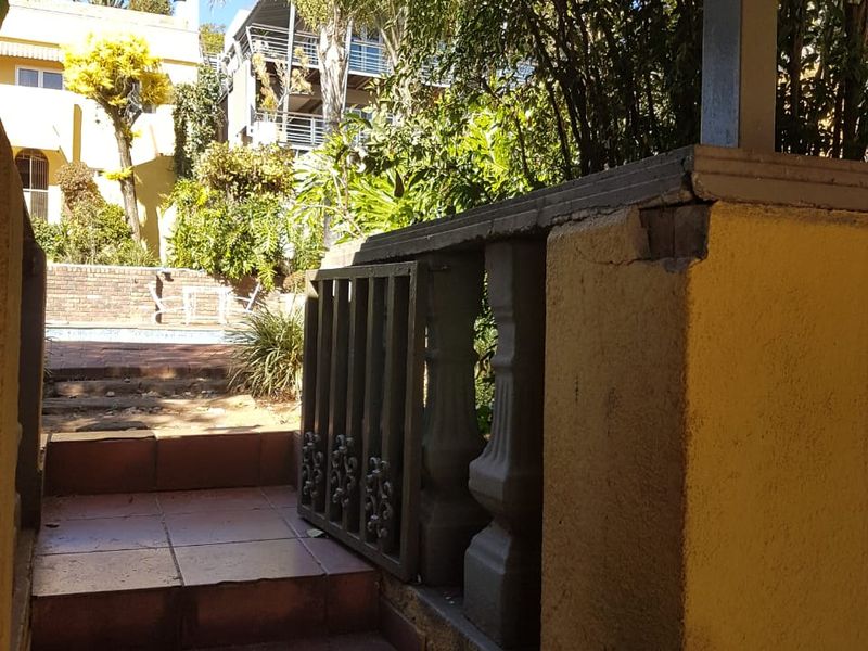 Versatile 4-Bedroom Split-Level Home in Kensington – Breathtaking Mountain Views! - Photo 6