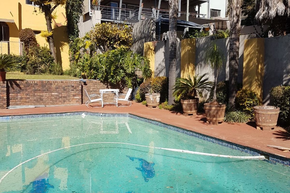 Versatile 4-Bedroom Split-Level Home in Kensington – Breathtaking Mountain Views! - Photo 5