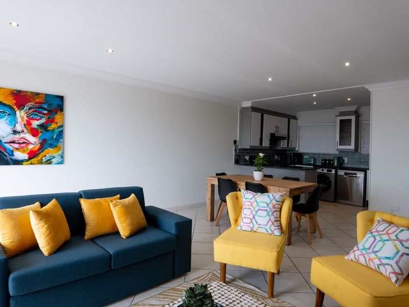 Modern Jeffreys Bay flat central living - Photo 5