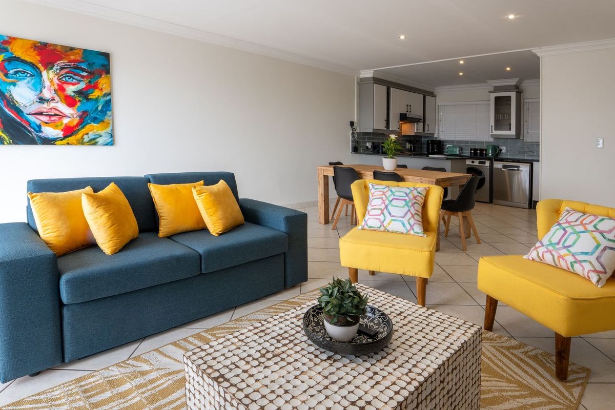 Modern Jeffreys Bay flat central living - Photo 3