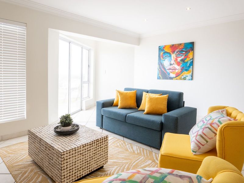 Modern Jeffreys Bay flat central living - Photo 4
