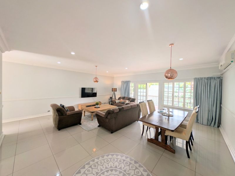 Mount Edgecombe Estate One - Lovely two bedroom apartment in this sought-after golf estate - Fully Furnished - Ideal Corporate Let - walking distance to the clubhouse and facilities - Photo 5