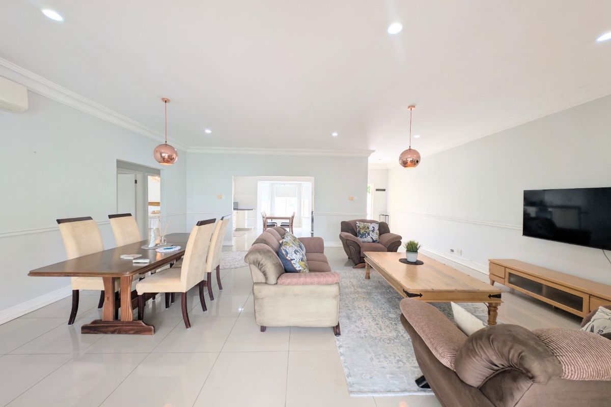 Mount Edgecombe Estate One - Lovely two bedroom apartment in this sought-after golf estate - Fully Furnished - Ideal Corporate Let - walking distance to the clubhouse and facilities - Photo 3