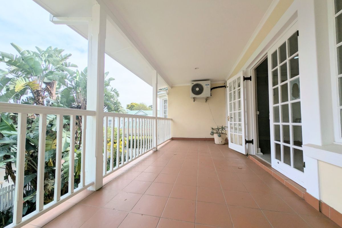 Mount Edgecombe Estate One - Lovely two bedroom apartment in this sought-after golf estate - Fully Furnished - Ideal Corporate Let - walking distance to the clubhouse and facilities - Photo 2
