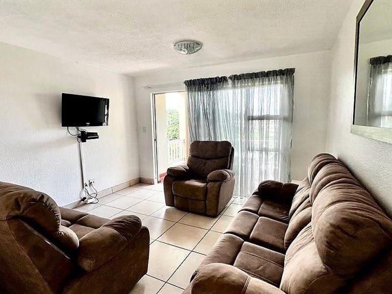 Beachfront Apartment In Uvongo - Photo 10