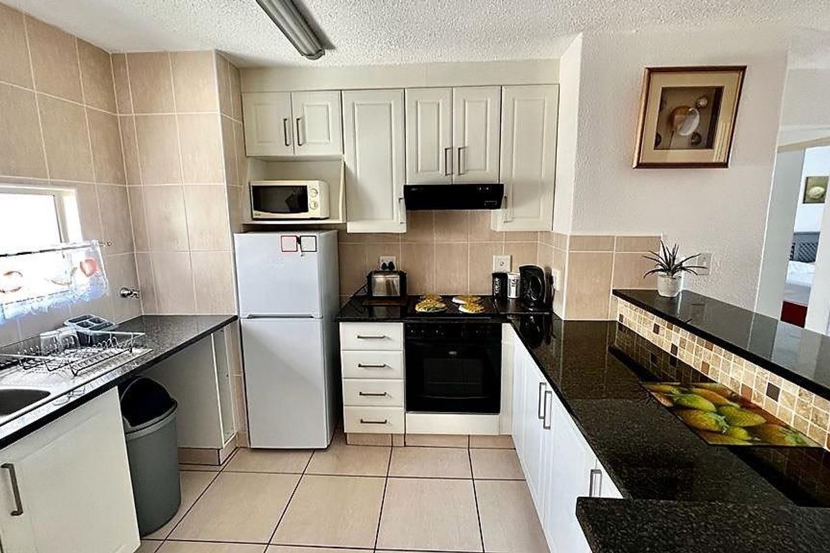 Beachfront Apartment In Uvongo - Photo 5