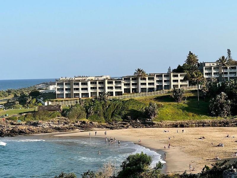 Beachfront Apartment In Uvongo - Photo 1