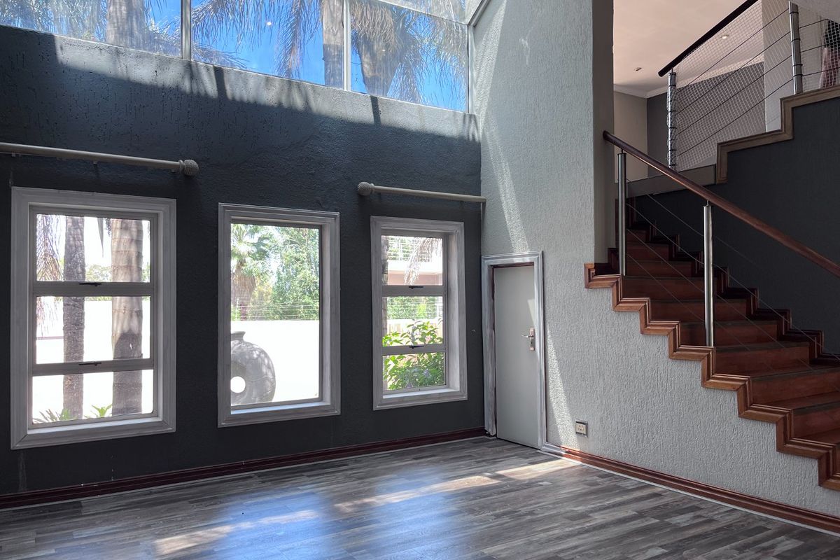 Brilliantly Understated, and it could be Yours! - Photo 4