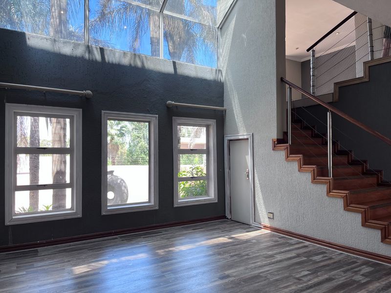 Brilliantly Understated, and it could be Yours! - Photo 4