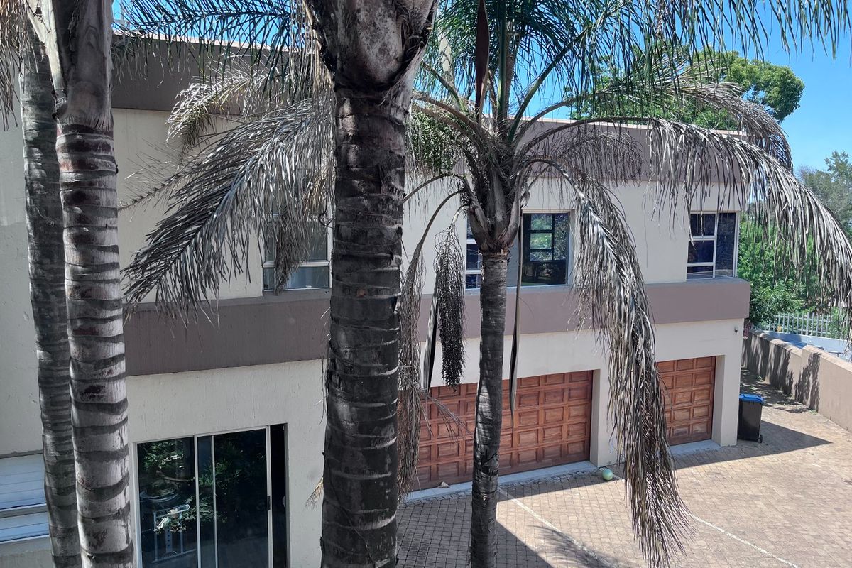 Brilliantly Understated, and it could be Yours! - Photo 2