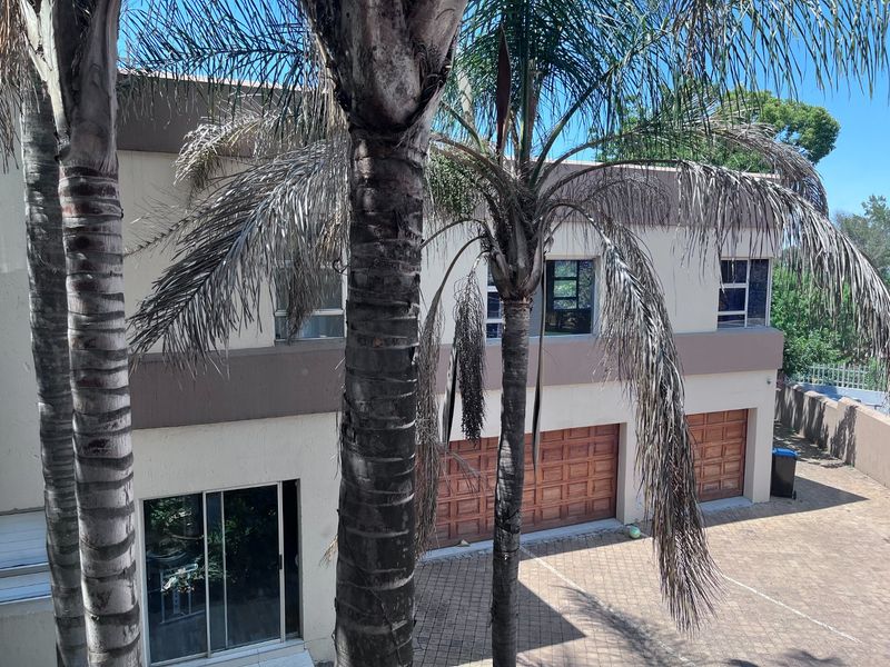 Brilliantly Understated, and it could be Yours! - Photo 2